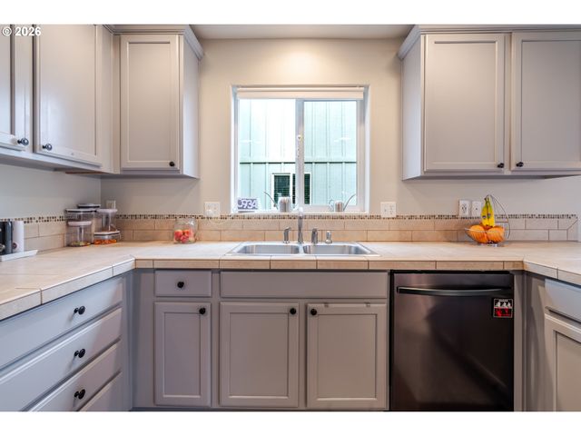 4129 Winners Circle Se, Albany, OR 97322