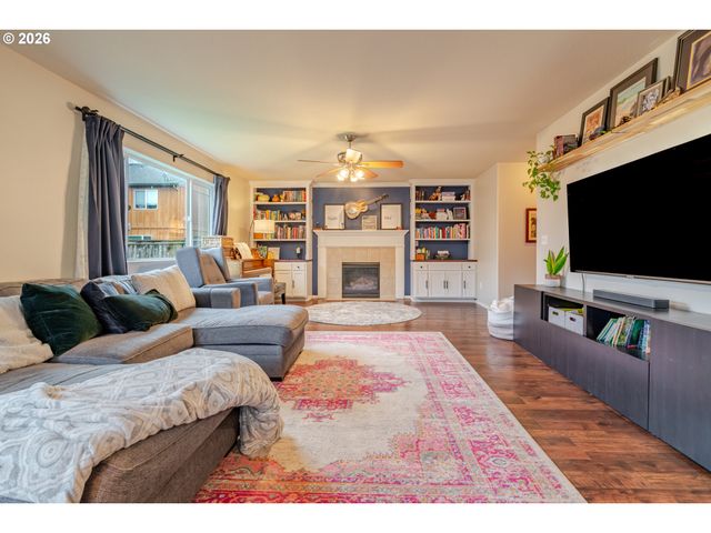 4129 Winners Circle Se, Albany, OR 97322