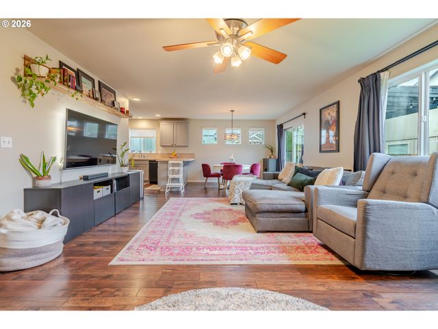 4129 Winners Circle Se, Albany, OR 97322