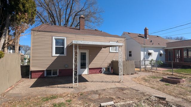 2008 44th Street, Rock Island, IL 61201