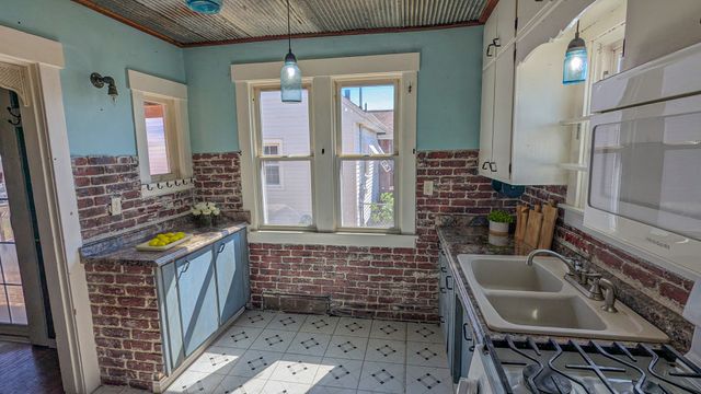 2008 44th Street, Rock Island, IL 61201