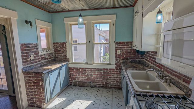 2008 44th Street, Rock Island, IL 61201