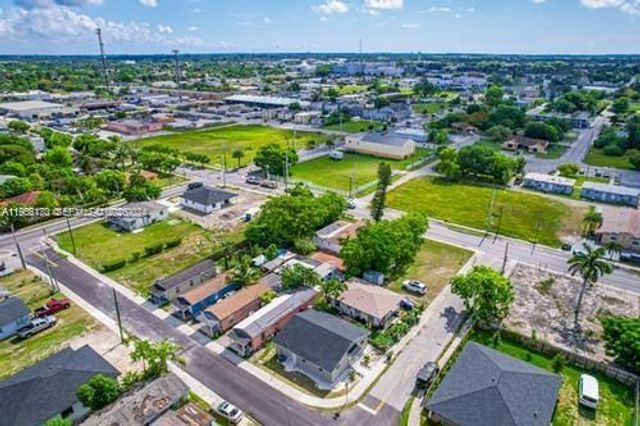 655 SW 5th St, Homestead, FL 33030