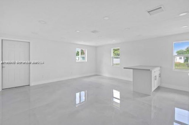 655 SW 5th St, Homestead, FL 33030