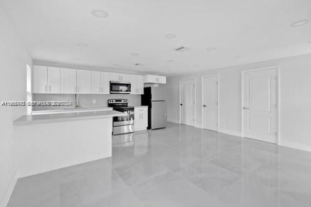 655 SW 5th St, Homestead, FL 33030