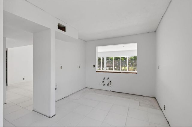 5771 Fairway Park Court 205, Boynton Beach, FL 33437