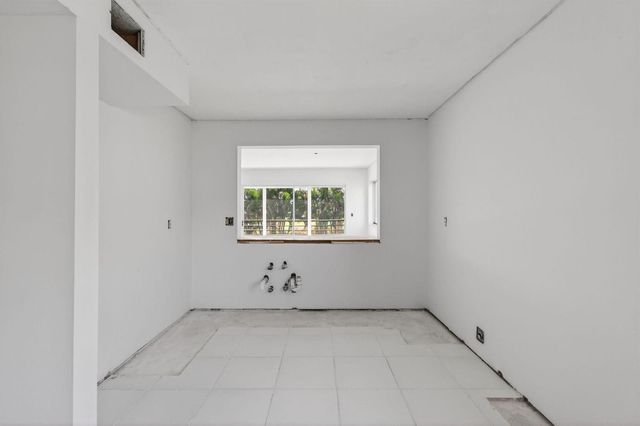 5771 Fairway Park Court 205, Boynton Beach, FL 33437