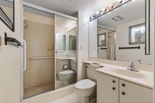 5771 Fairway Park Court 205, Boynton Beach, FL 33437