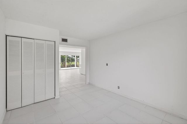 5771 Fairway Park Court 205, Boynton Beach, FL 33437