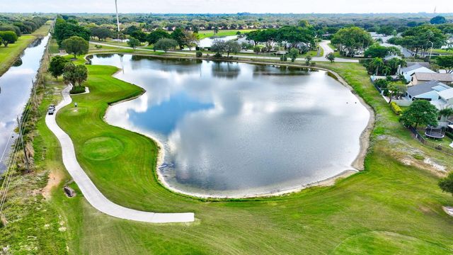 5771 Fairway Park Court 205, Boynton Beach, FL 33437