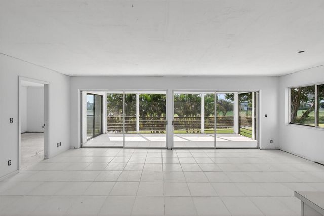 5771 Fairway Park Court 205, Boynton Beach, FL 33437