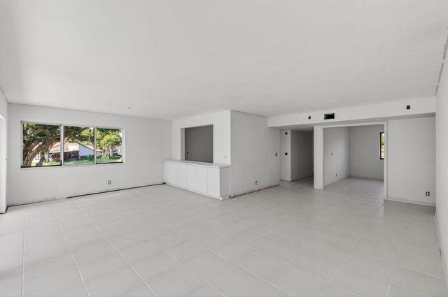 5771 Fairway Park Court 205, Boynton Beach, FL 33437