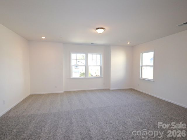 586 Nutgrove Drive NW, Concord, NC 28027
