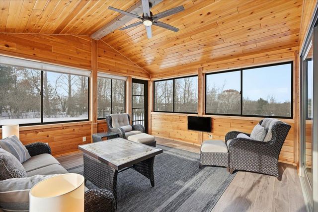 1654 Waters Edge Drive, New Richmond, WI 54017