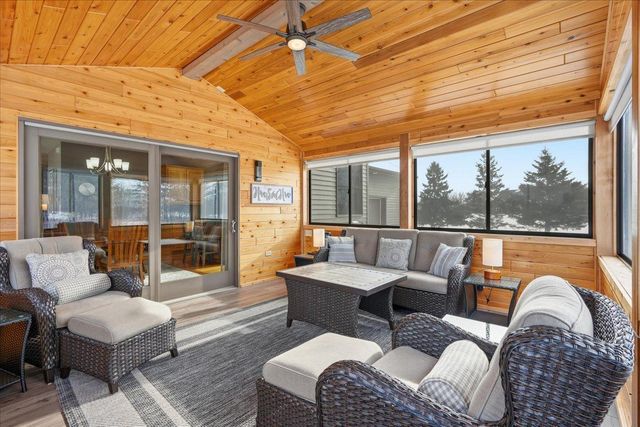 1654 Waters Edge Drive, New Richmond, WI 54017