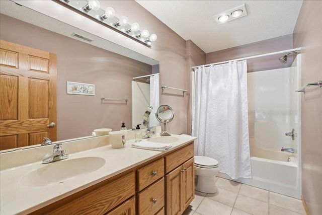 1654 Waters Edge Drive, New Richmond, WI 54017