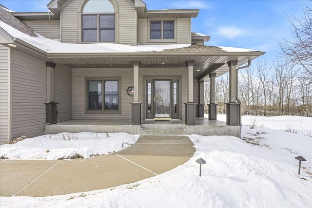 1654 Waters Edge Drive, New Richmond, WI 54017