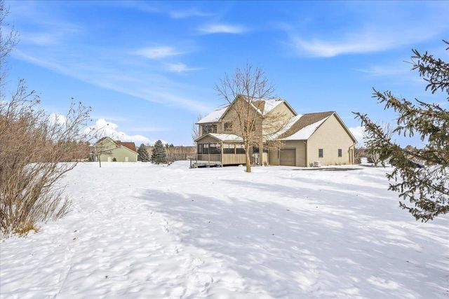 1654 Waters Edge Drive, New Richmond, WI 54017