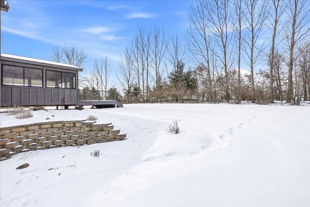 1654 Waters Edge Drive, New Richmond, WI 54017