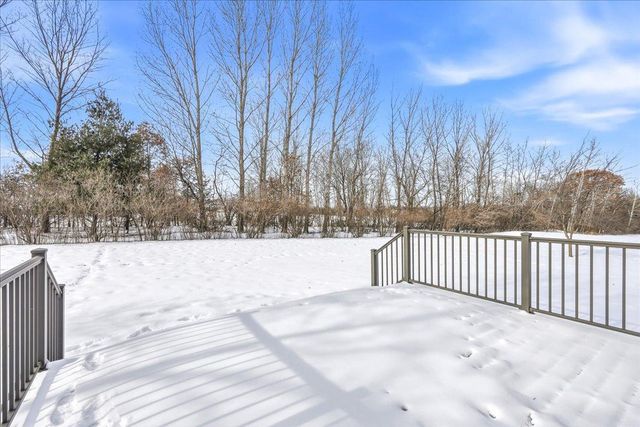 1654 Waters Edge Drive, New Richmond, WI 54017