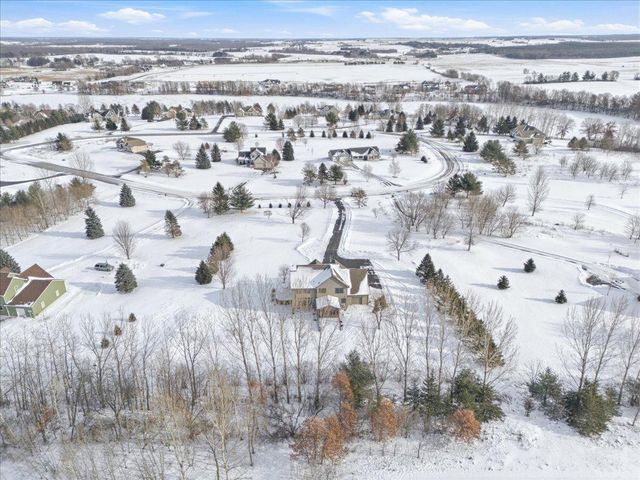 1654 Waters Edge Drive, New Richmond, WI 54017