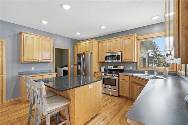 1654 Waters Edge Drive, New Richmond, WI 54017