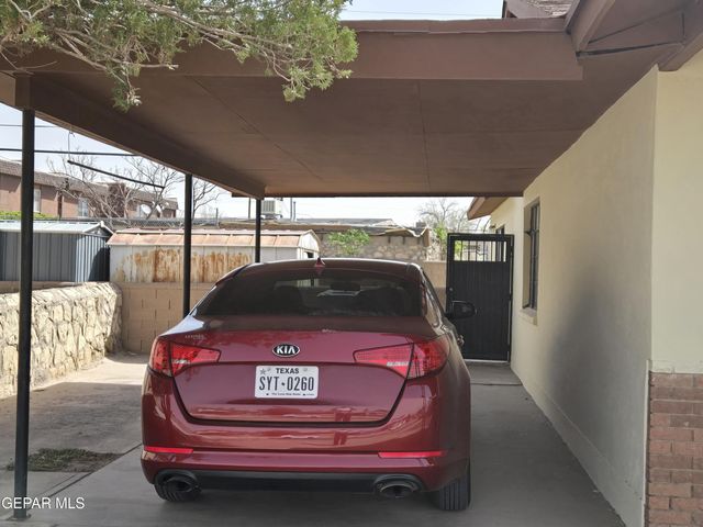 7729 BROADWAY Drive, El Paso, TX 79915