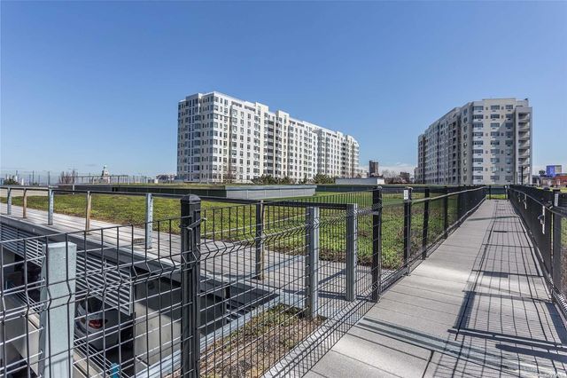 40-28 College Point Boulevard 1806, Flushing, NY 11354