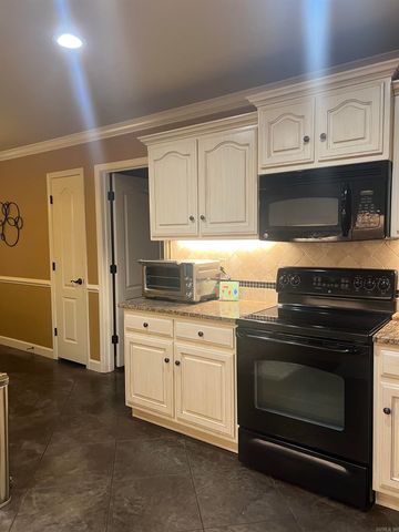 10915 Windridge Dr., Sherwood, AR 72120