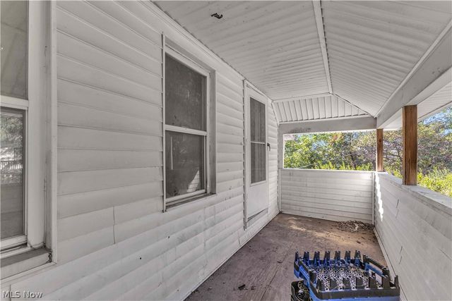 7606 Vineyard Avenue, Garfield Heights, OH 44105