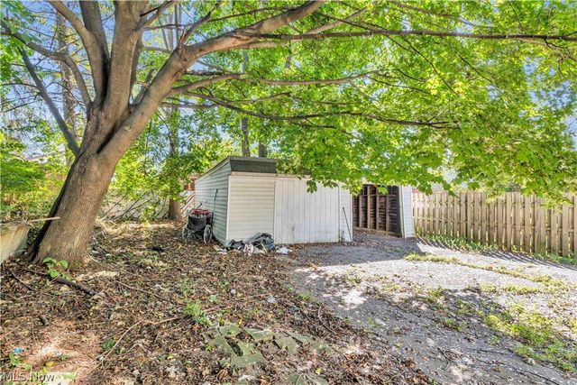 7606 Vineyard Avenue, Garfield Heights, OH 44105