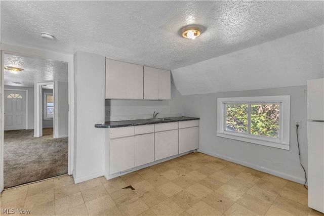 7606 Vineyard Avenue, Garfield Heights, OH 44105