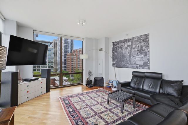 233 E 13th Street 909, Chicago, IL 60605