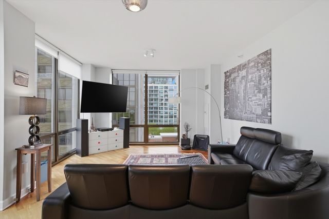 233 E 13th Street 909, Chicago, IL 60605