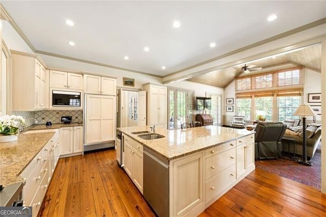 10180 Capps Ferry Road, Chattahoochee Hills, GA 30268