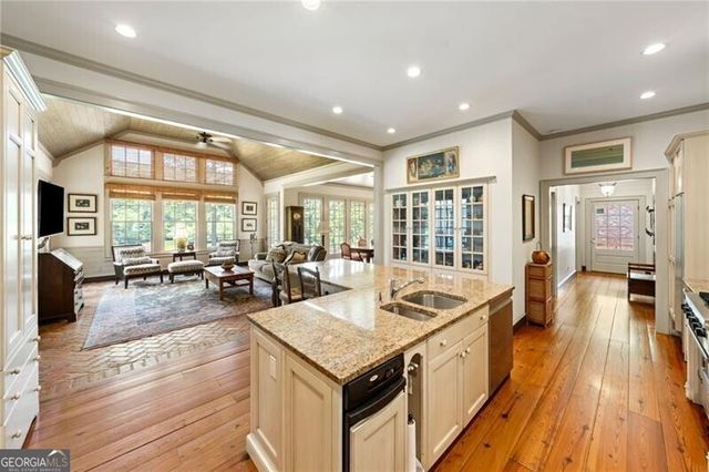 10180 Capps Ferry Road, Chattahoochee Hills, GA 30268