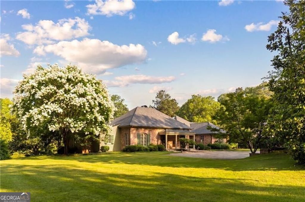 10180 Capps Ferry Road, Chattahoochee Hills, GA 30268