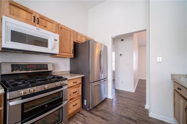 452 Crested View Drive, Loganville, GA 30052