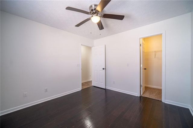 452 Crested View Drive, Loganville, GA 30052