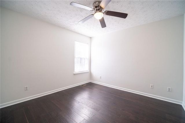 452 Crested View Drive, Loganville, GA 30052