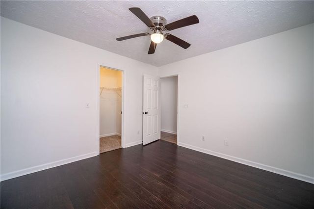 452 Crested View Drive, Loganville, GA 30052