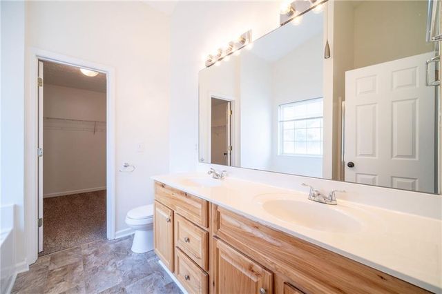 452 Crested View Drive, Loganville, GA 30052