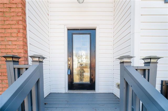 452 Crested View Drive, Loganville, GA 30052