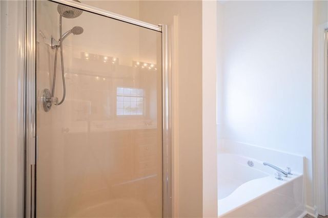 452 Crested View Drive, Loganville, GA 30052