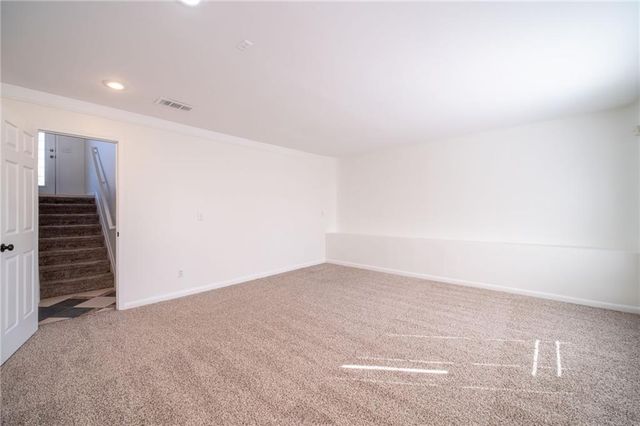 452 Crested View Drive, Loganville, GA 30052