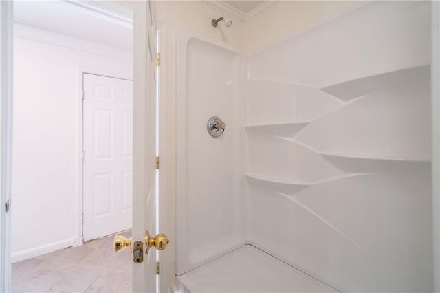 452 Crested View Drive, Loganville, GA 30052