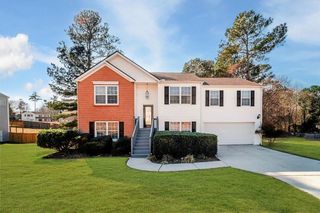 452 Crested View Drive, Loganville, GA 30052