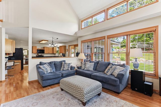 8777 Cottonwood Lane, Eden Prairie, MN 55347