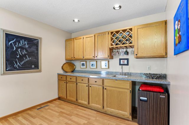 8777 Cottonwood Lane, Eden Prairie, MN 55347