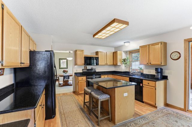 8777 Cottonwood Lane, Eden Prairie, MN 55347